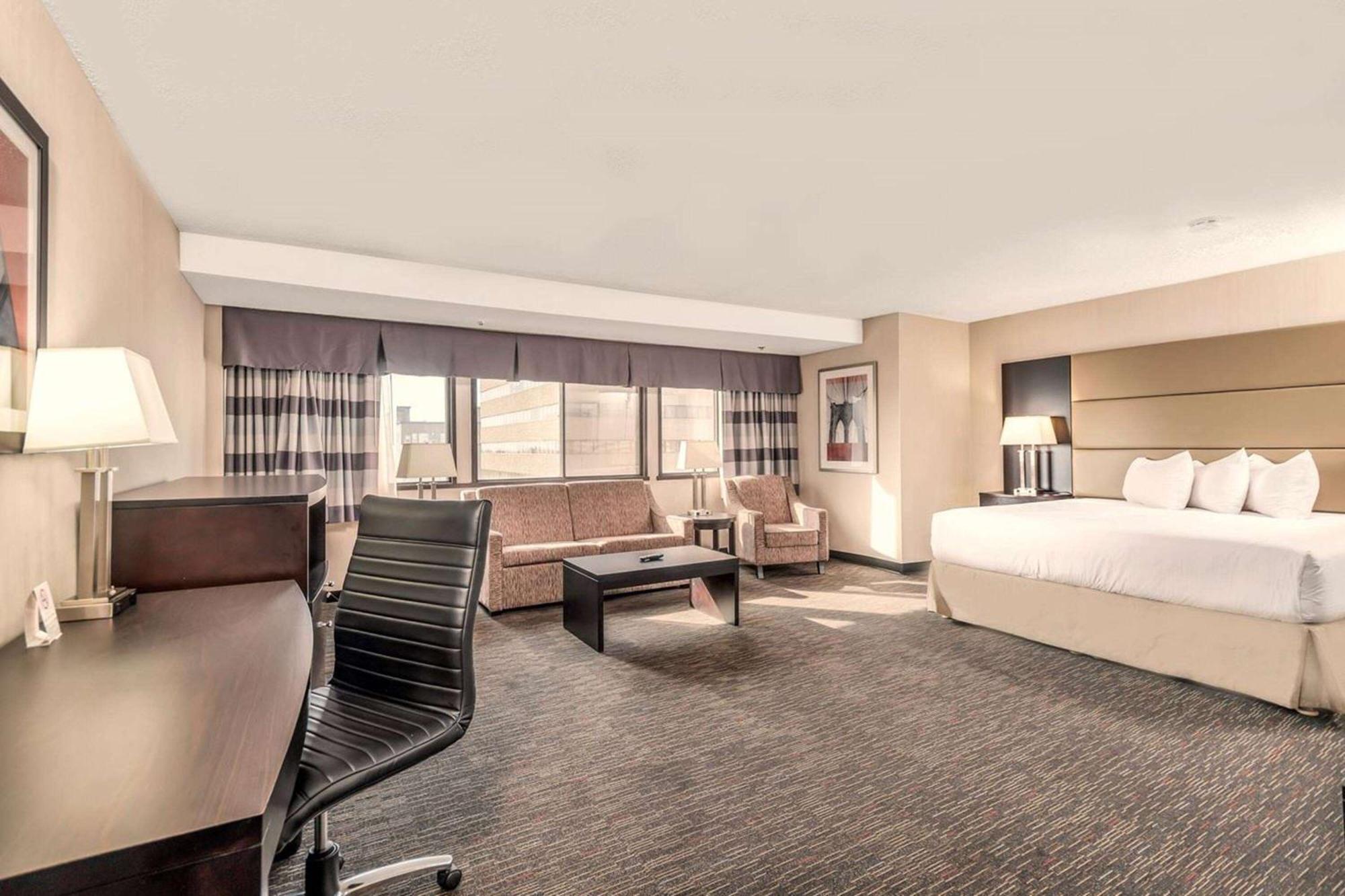 Ramada Plaza By Wyndham Regina Downtown Hotell Eksteriør bilde